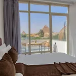Giza Papyrus Pyramids Inn